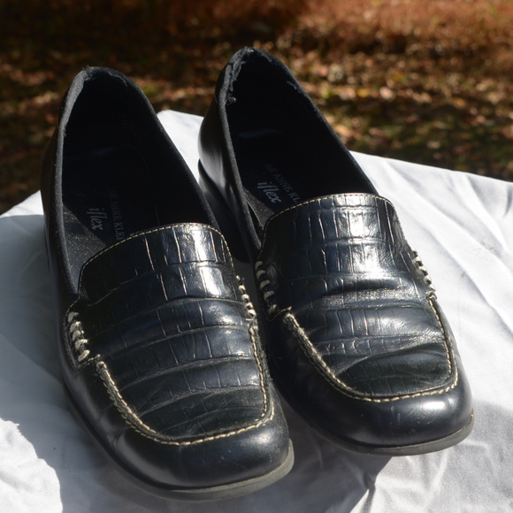 Anne Klein Shoes - Black loafers with snakeskin pattern